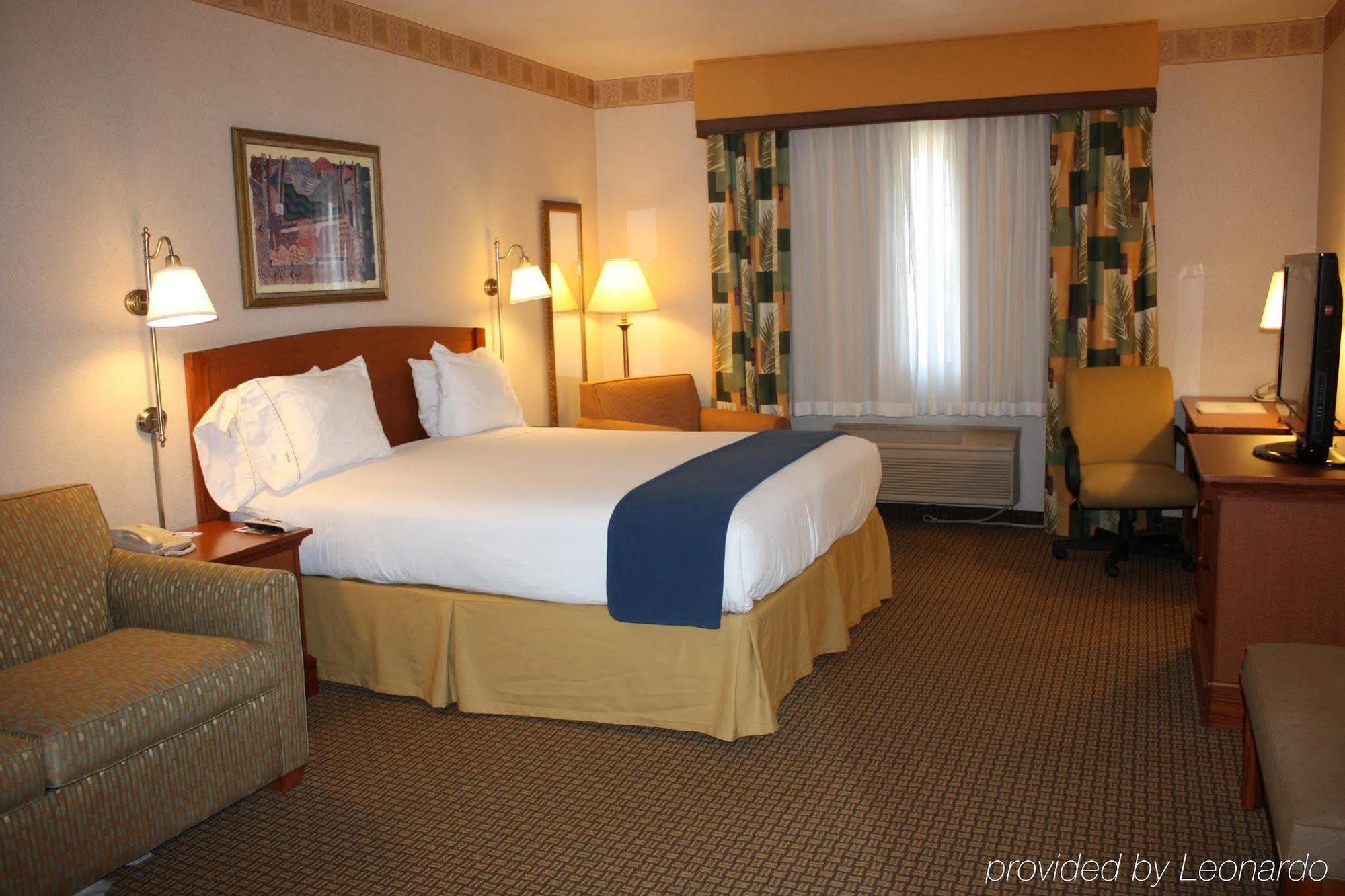 Express By Ihg Hotel Madera