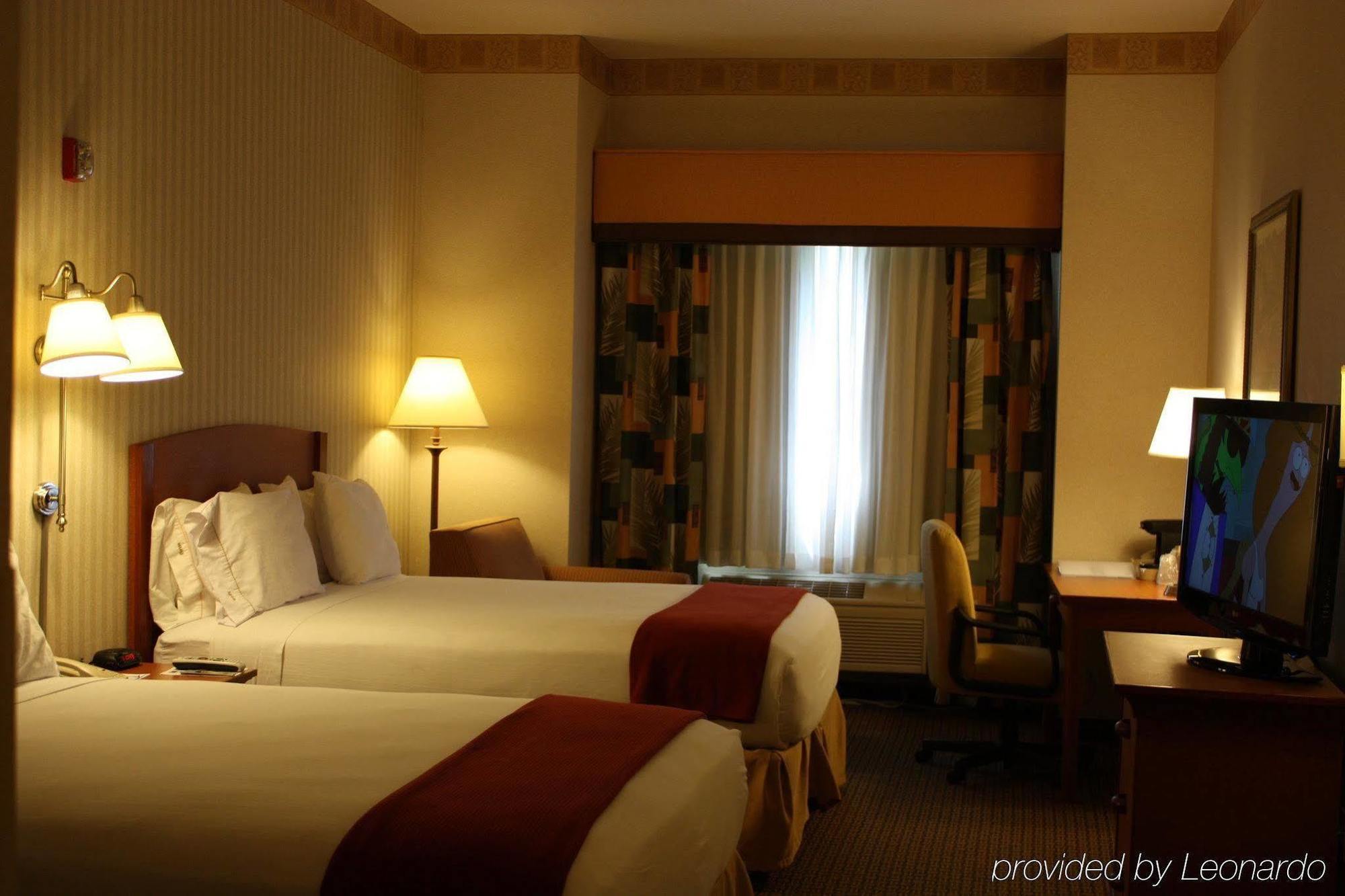 Express By Ihg Hotel Madera
