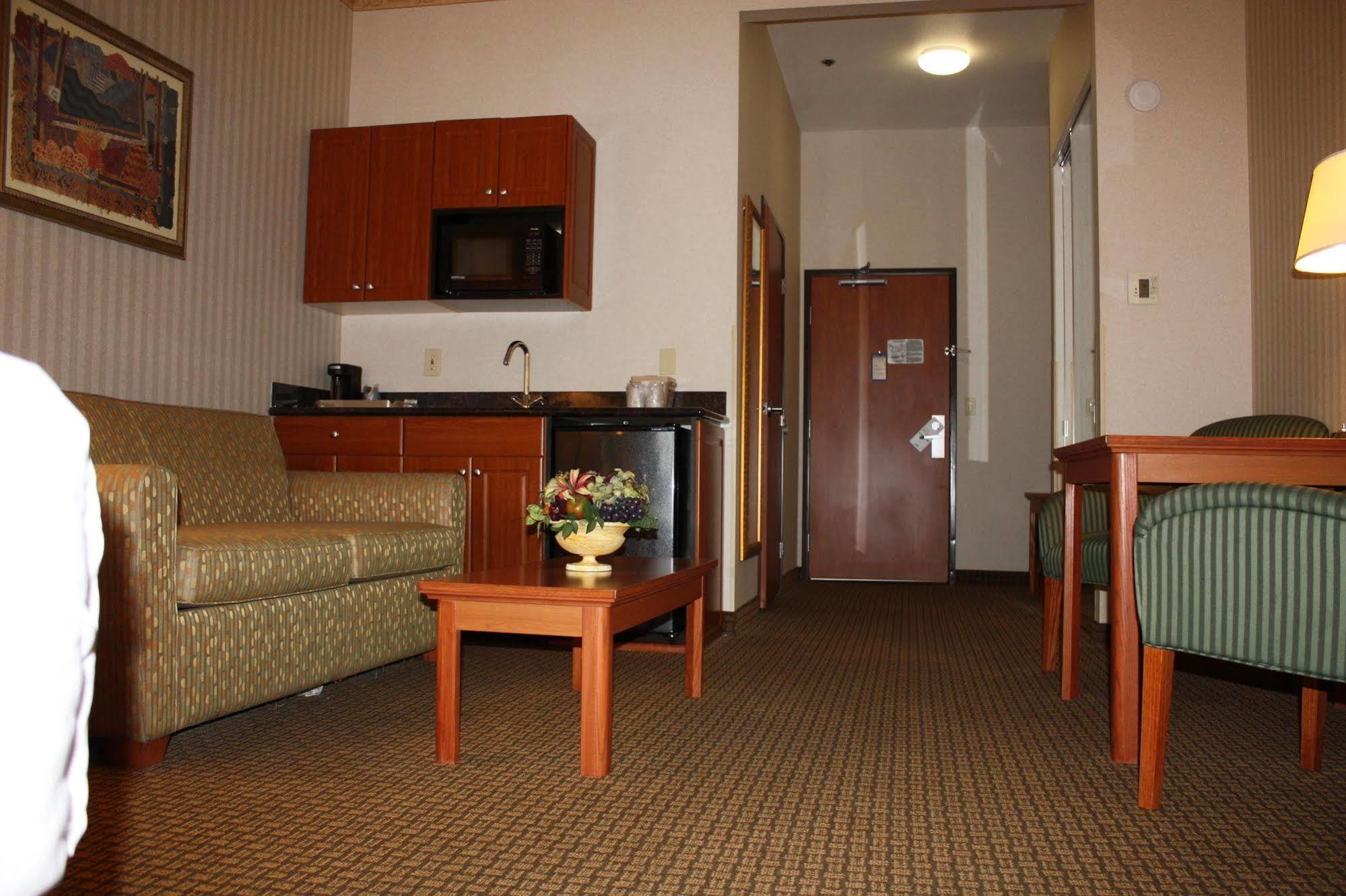 Express By Ihg Hotel 3*
