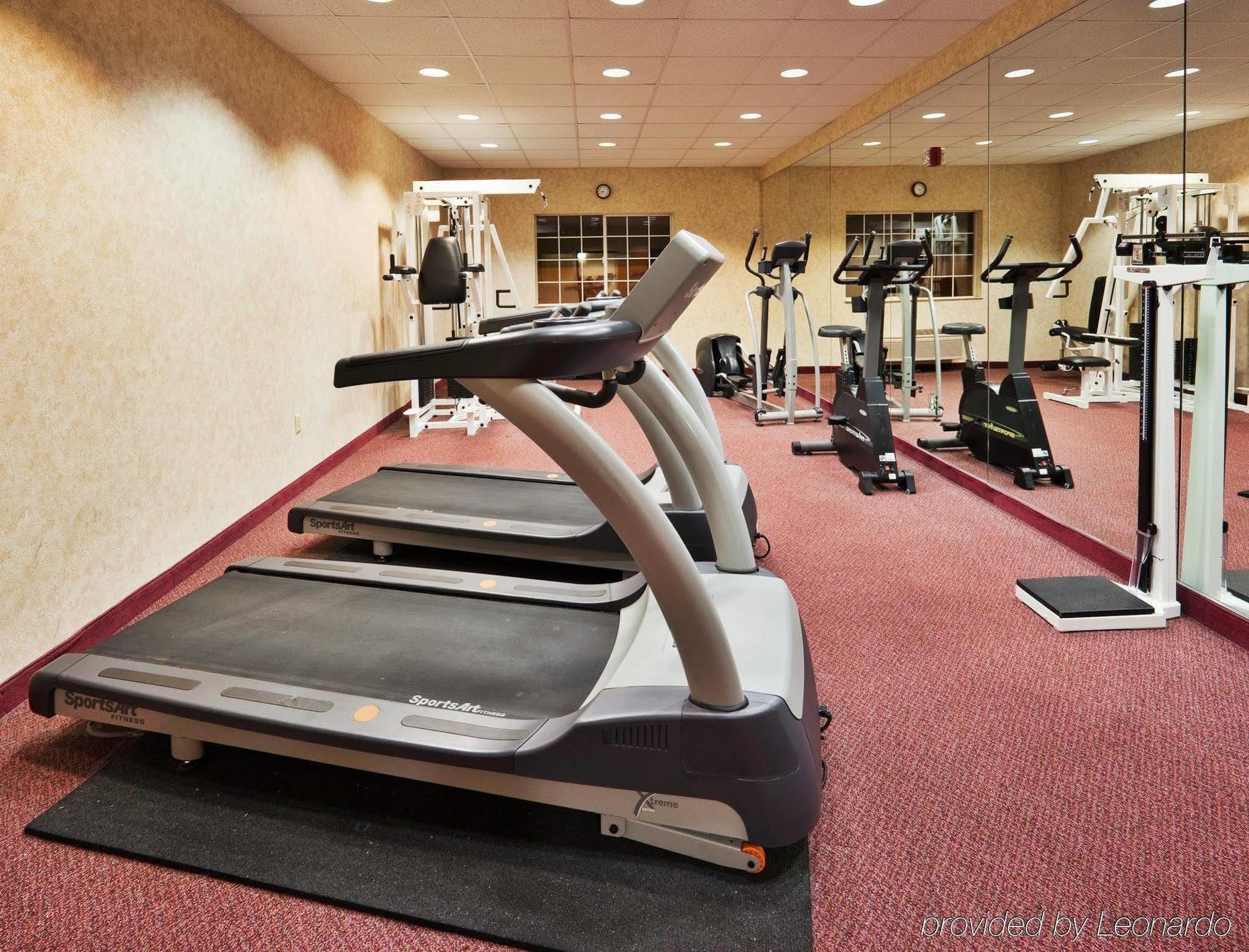 Hotel Express By Ihg Madera
