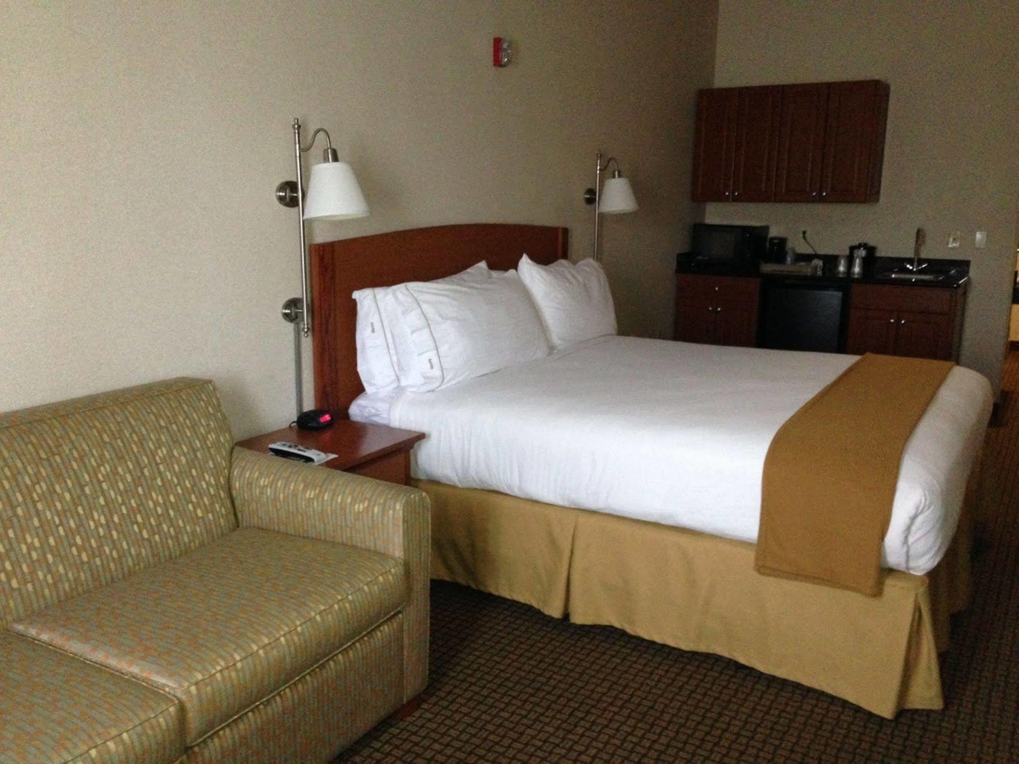 Express By Ihg Hotel Madera