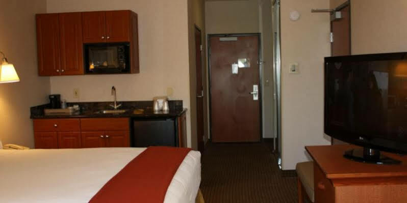 Express By Ihg Hotel Madera