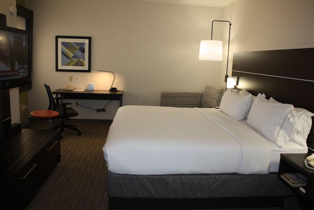 Express By Ihg Hotel Madera