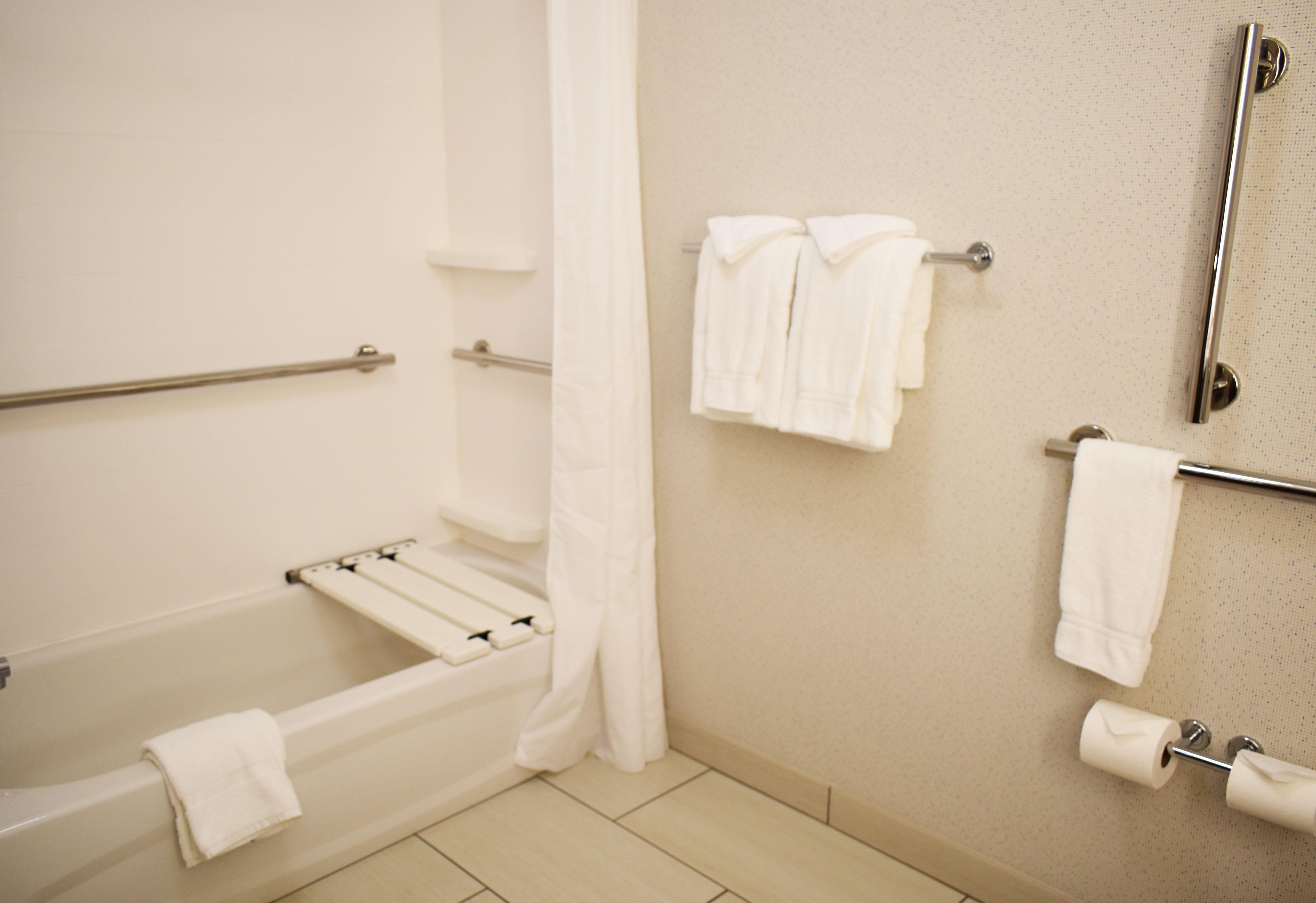 Hotel Express By Ihg Madera