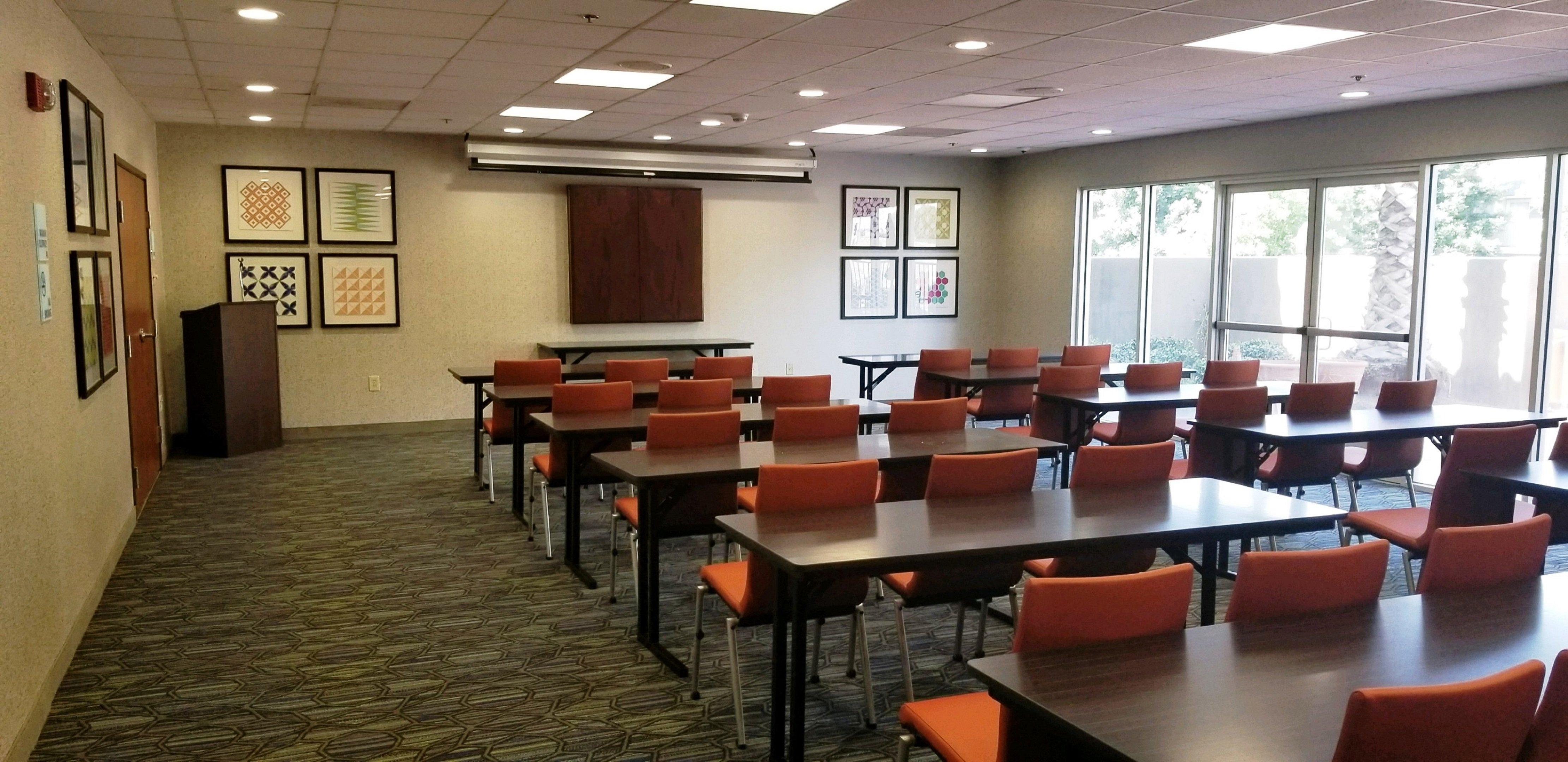Hotel Express By Ihg Madera