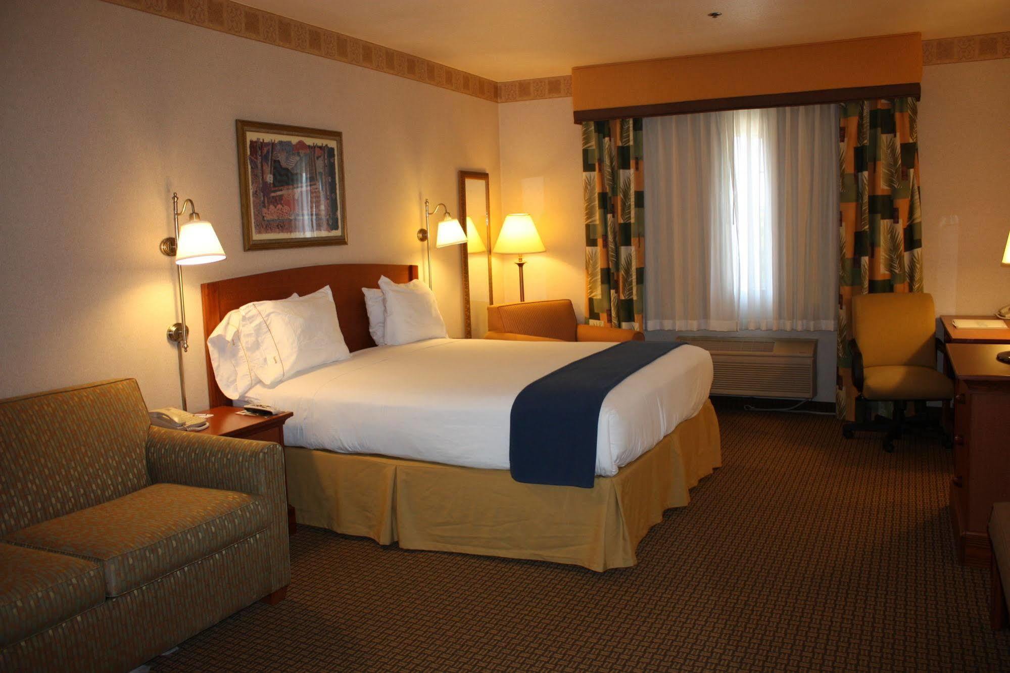 Express By Ihg Hotel